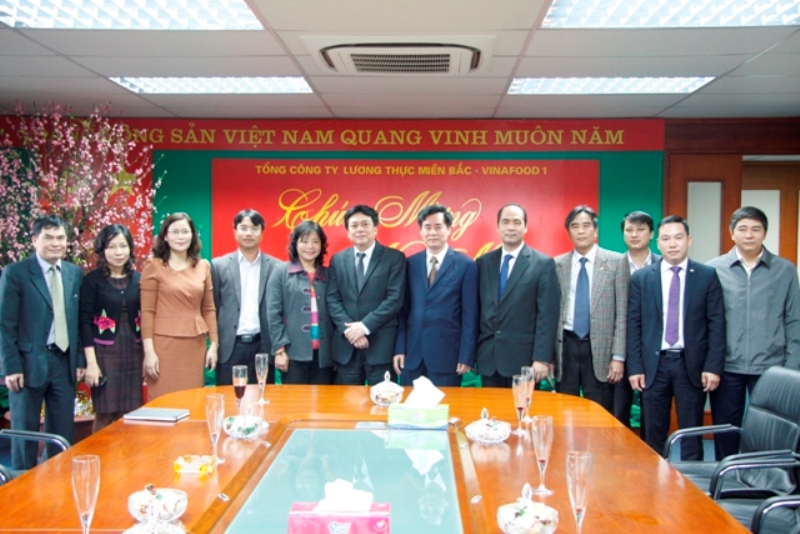 Đồng chí Nguyễn Quang Dương, Phó Bí thư Đảng ủy Khối tới thăm Tổng Công ty Lương thực Miền Bắc