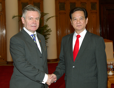 Thủ tướng Nguyễn Tấn Dũng tiếp Cao ủy Karel de Gucht.