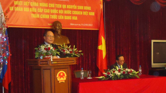Chủ tịch Quốc hội Nguyễn Sinh Hùng cũng khẳng định: Đảng và Nhà nước luôn dành sự quan tâm đối với cộng đồng người Việt Nam ở nước ngoài nói chung và cộng đồng người Việt ở Nga nói riêng. Quốc hội luôn ủng hộ, tạo điều kiện cho bà con gắn bó với quê hương, đất nước