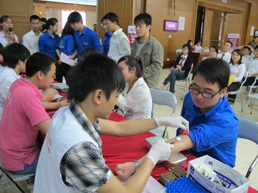Đông đảo đoàn viên thanh niên Agribank đăng ký tham gia hiến máu nhân đạo