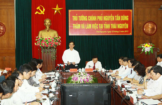 Thủ tướng Nguyễn Tấn Dũng lưu ý một trong những vấn đề Thái Nguyên cần tập trung khắc phục là hạn chế về cơ sở hạ tầng, nhất là hạ tầng giao thông vận tải