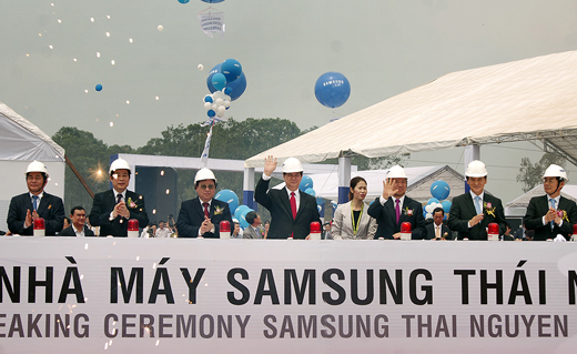 Thủ tướng Nguyễn Tấn Dũng chúc Dự án Tổ hợp công nghệ cao Samsung Thái Nguyên sẽ sớm đi vào sản xuất kinh doanh thành công, có hiệu quả cao
