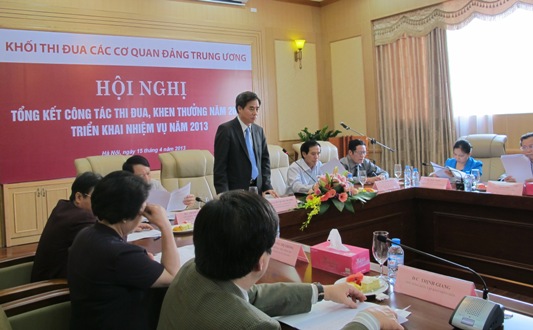 Đồng chí Nguyễn Quang Dương - Phó Bí thư Đảng ủy Khối phát biểu tại Hội nghị