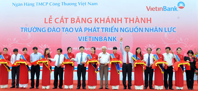 Bí thư Đảng ủy, Chủ tịch HĐQT Phạm Huy Hùng dự lễ cắt băng khánh thành Trường Đào tạo & PTNNL VietinBank.