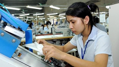 Công ty may Hà Quảng (Quảng Bình) chuyên may các loại áo sơ-mi, giắc-két xuất khẩu sang Nhật Bản và các nước châu Á