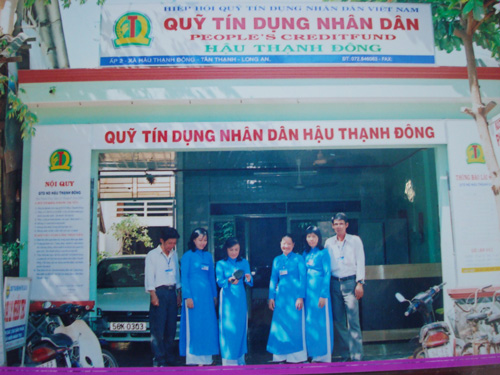 Thống đốc Ngân hàng Nhà nước đã ký Giấy phép cho phép thành lập Ngân hàng Hợp tác xã Việt Nam theo đề nghị của Quỹ Tín dụng Nhân dân Trung ương