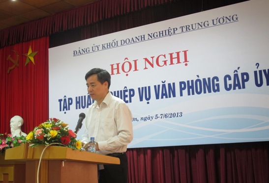 Đồng chí Nguyễn Quang Dương - Phó Bí thư Đảng ủy Khối phát biểu Bế mạc tại Hội nghị