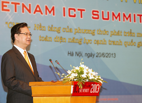 Thủ tướng Nguyễn Tấn Dũng phát biểu tại Diễn đàn cấp cao CNTT-Truyền thông Việt Nam lần thứ 3, năm 2013, khai mạc sáng 20/6.