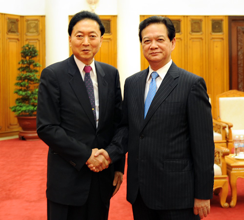 Thủ tướng Nguyễn Tấn Dũng tiếp cựu Thủ tướng Nhật Bản Hatoyama.