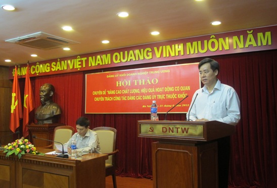 Đồng chí Nguyễn Quang Dương - Phó Bí thư Đảng ủy Khối phát biểu tại Hội thảo