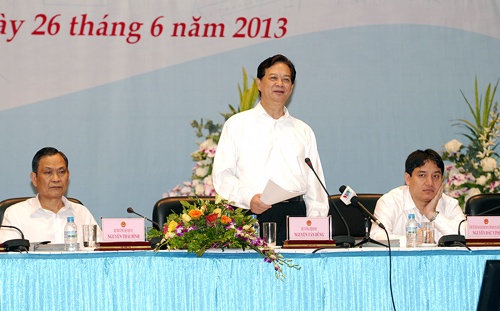 Thủ tướng Nguyễn Tấn Dũng dự Hội nghị sơ kết Dự án 600 Phó Chủ tịch xã.