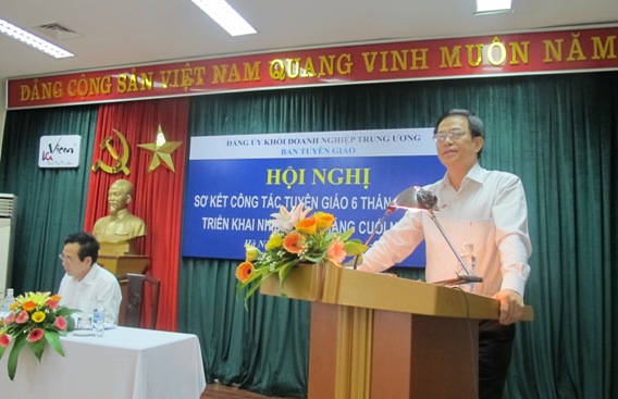 Đồng chí Nguyễn Văn Ngọc - Phó Bí thư Đảng ủy Khối phát biểu chỉ đạo tại Hội nghị