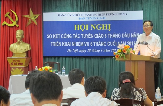 Đồng chí Trần Thanh Khê - Ủy viên Ban Thường vụ, Trưởng ban Tuyên giáo Đảng ủy Khối phát biểu kết luận Hội nghị