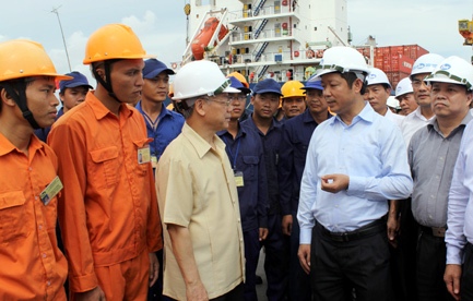 Tổng Bí thư Nguyễn Phú Trọng thăm Cảng Hải Phòng