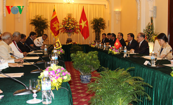 Chủ tịch Quốc hội Nguyễn Sinh Hùng hội đàm với Chủ tịch Quốc hội Sri Lanka Chamal Rajapaksa