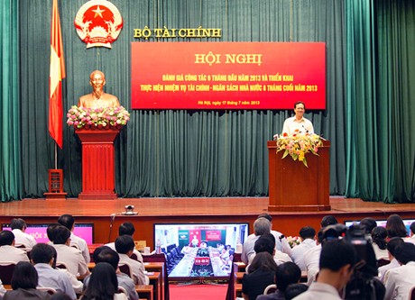 Thủ tướng Nguyễn Tấn Dũng yêu cầu ngành Tài chính phải thực hiện bằng được nhiệm vụ phấn đấu đạt kết quả cao nhất và hoàn thành dự toán thu ngân sách Nhà nước năm 2013