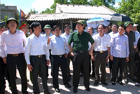 Thủ tướng khảo sát khu vực xây dựng sân bay Quảng Ninh