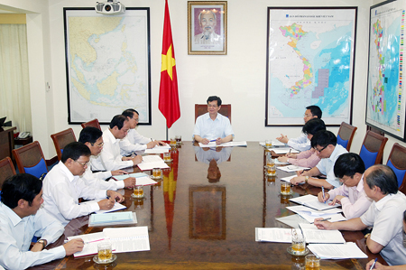 Thủ tướng Nguyễn Tấn Dũng chủ trì buổi làm việc với lãnh đạo chủ chốt tỉnh Hà Nam