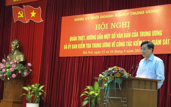 Đồng chí Nguyễn Quang Dương - Phó Bí thư Đảng ủy Khối phát biểu chỉ đạo tại Hội nghị