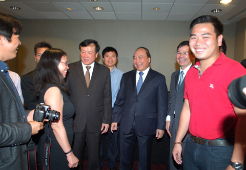 Phó Thủ tướng Nguyễn Xuân Phúc nói chuyện với đại diện học sinh Việt Nam tại Hoa Kỳ