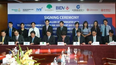 Đại diện BIDV và các ngân hàng nước ngoài ký hợp đồng vay vốn