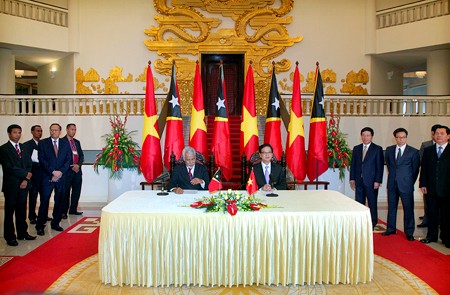 Thủ tướng Nguyễn Tấn Dũng và Thủ tướng Kay Rala Xanana Gusmão họp báo sau hội đàm.