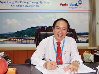 Giám đốc VietinBank Quảng Ngãi Dương Anh Tuấn.