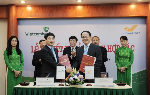 Lễ ký kết thỏa thuận hợp tác khung giữa VCB và Vietnam Post