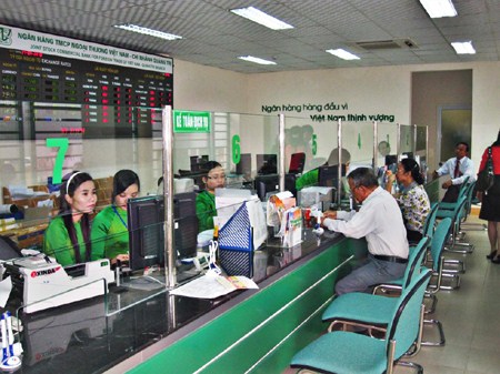 Giao dịch ngân hàng tại Vietcombank