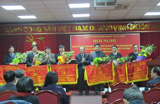 Đảng ủy Khối doanh nghiệp Trung ương đã tặng Cờ thi đua cho 6 Đảng bộ có thành tích xuất sắc tiêu biểu