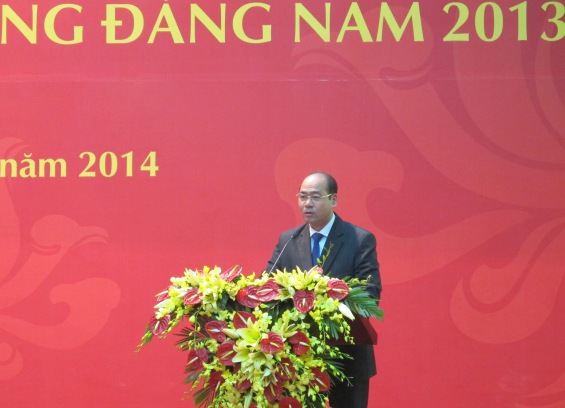 Đồng chí Đặng Hùng Minh - Ủy viên Ban Thường vụ, Chủ nhiệm Ủy ban Kiểm tra Đảng ủy Khối DNTW trình bày báo cáo tại Hội nghị