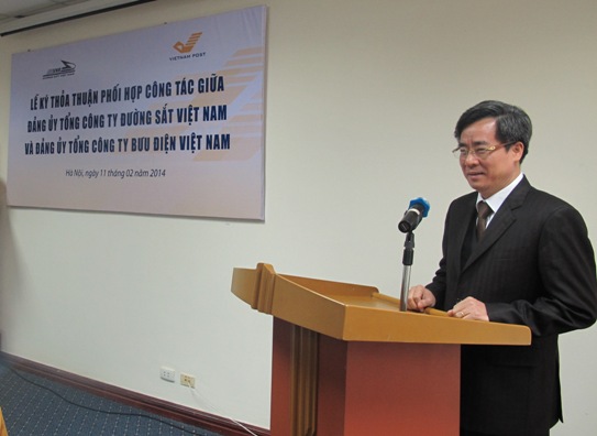 Đồng chí Nguyễn Quang Dương - Phó Bí thư Đảng ủy Khối phát biểu chỉ đạo tại Hội nghị