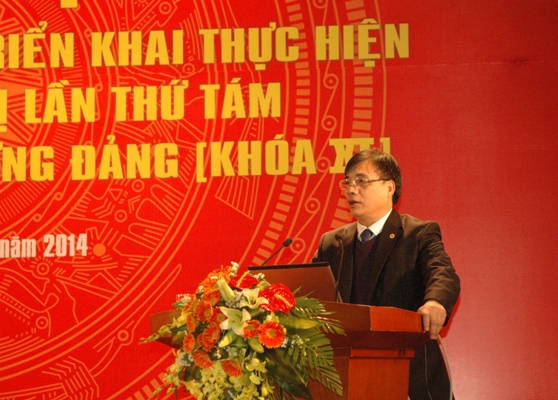 PGS.TS Trần Đình Thiên, Viện trưởng Viện Kinh tế Việt Nam trình bày những nội dung cơ bản của Nghị quyết