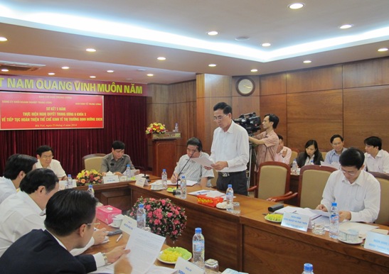 Đồng chí Trần Thanh Khê - Ủy viên Ban Thường vụ, Trưởng ban Tuyên giáo đã báo cáo về tình hình thực hiện Nghị quyết Trung ương 6 ( khóa X) trong toàn Đảng ủy Khối 