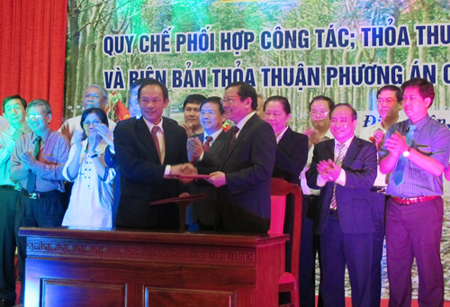 Ký kết quy chế phối hợp công tác của Ban Thường vụ Tỉnh ủy Điện Biên với Đảng ủy Tập đoàn CNCS Việt Nam