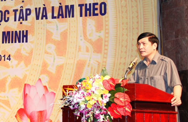 Đồng chí Bùi Văn Cường, Ủy viên dự khuyết Trung ương Đảng, Bí thư Đảng ủy Khối DNTW phát biểu tại Hội nghị.