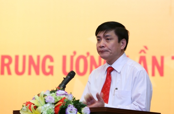Đồng chí Bùi Văn Cường – Bí thư Đảng ủy Khối doanh nghiệp Trung ương phát biểu tại liên hoan