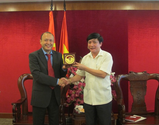 đồng chí Bùi Văn Cường - Ủy viên dự khuyết BCH Trung ương Đảng, Bí thư Đảng ủy Khối doanh nghiệp Trung ương đã tiếp Đại sứ Kazakhstan tại Việt Nam 