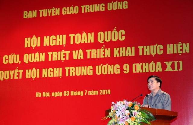 Đồng chí Bùi Văn Cường, Ủy viên dự khuyết Trung ương Đảng, Bí thư Đảng ủy Khối DNTW phát biểu khai mạc tại điểm cầu tham gia Hội nghị toàn quốc.