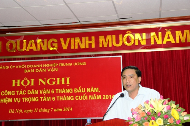 Đồng chí Hoàng Giang, Ủy viên Ban Thường vụ, Trưởng Ban Dân vận Đảng ủy Khối triển khai nhiệm vụ công tác dân vận 6 tháng cuối năm 2014.
