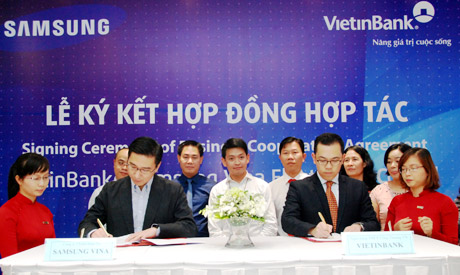 Lễ ký kết hợp đồng hợp tác giữa Samsung Vina và VietinBank