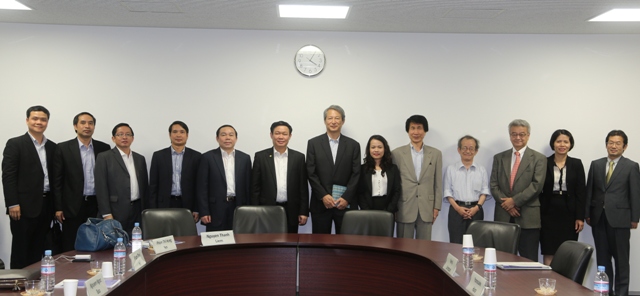 Đoàn đã có buổi làm việc, trao đổi với các Giáo sư Viện nghiên cứu chính sách Nhat Ban