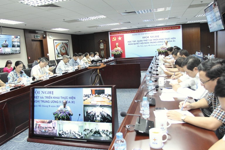 Các Đảng viên tham dự Hội nghị học tập Nghị quyết tại điểm cầu Hà Nội.