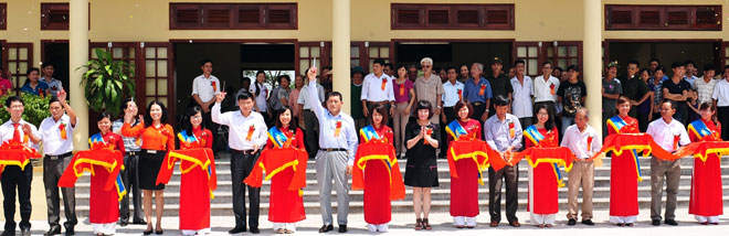 Lễ cắt băng khánh thành nhà văn hóa thôn Chu Mật do VietinBank tài trợ