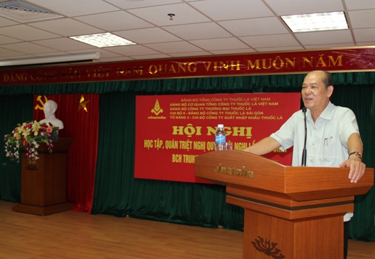 Đồng chí Nguyễn Đức Hà, Vụ trưởng Ban Tổ chức Trung ương truyền đạt các chuyên đề của Nghị quyết Trung ương 9 (Khóa XI)