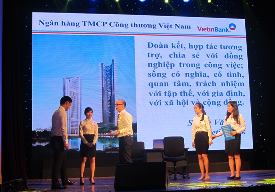 Phần thi năng khiếu của đội Hướng Dương (Văn phòng Đảng - Đoàn)