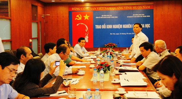 Đồng chí Tô Quang Thu, Phó Chủ nhiệm UBKTTW, Chủ tịch HĐKH Cơ quan UBKTTW phát biểu tại Hội nghị.