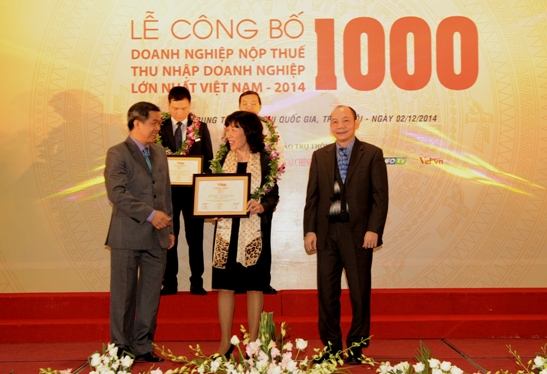 Vietcombank nhận Giấy chứng nhận Top 10 của Ban Tổ chức trao tặng 