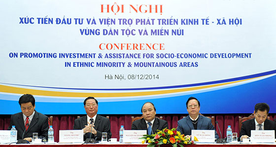 Đoàn chủ tọa hội nghị do Phó Thủ tướng Nguyễn Xuân Phúc chủ trì