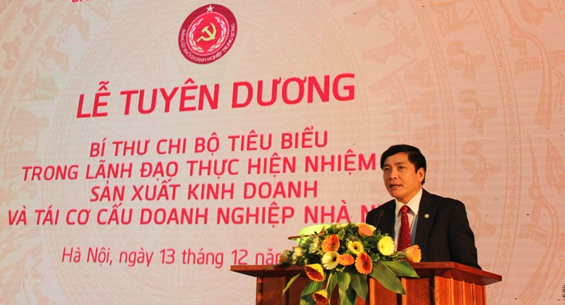 Đồng chí Bùi Văn Cường, Ủy viên dự khuyết Trung ương Đảng, Bí thư Đảng ủy Khối DNTW  tiếp thu ý kiến của đồng chí Phó Chủ tịch Quốc hội.